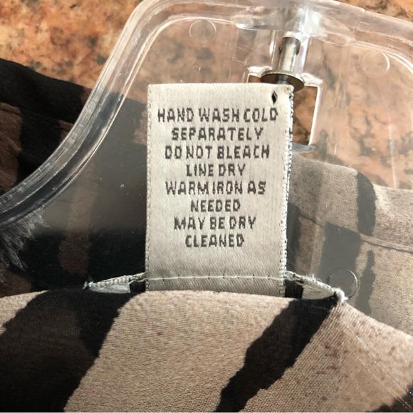 CHICO’S STRIKING TIGER STRIPE BUTTON DOWN SHIRT 6-8 - Picture 7 of 13